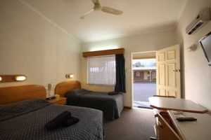 Rest Point Motor Inn and Hereford Steakhouse - Stayed